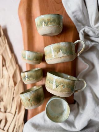 🍯 Medové pokušení 🍯 Když jsem byla malá, dědeček mě brával k úlům. Dodnes si pamatuju tu vůni ve včelíně. Včely bzučely a...