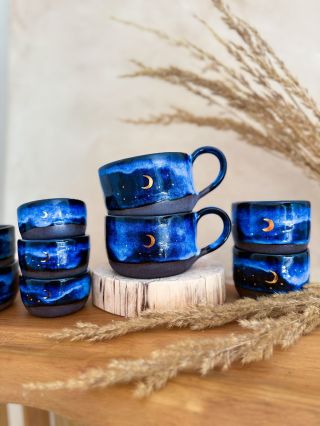 💫Hlásím že jsem právě doplnila e-shop 🫶🌸🦋 Najdete tam spousty novinek, ale také šálky které už znáte. Na výběr jsou...