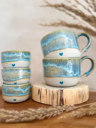 Oceánské 🧜‍♀️🌊 hrnečky a espresso kalíšky najdete také na eshopu ✨ 👇🏼 www.dalustudio.cz